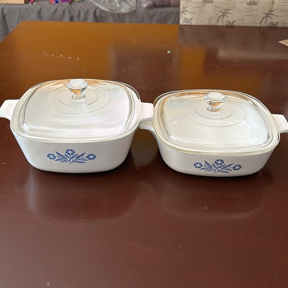 Corningware Other - Corningware Vintage Corn Flower Blue Casserole dish 1 and 1.5 quart with lids